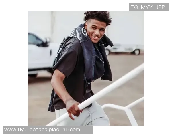 杰伦格林复出表现亮眼继续替补出战对抗老鹰队争取胜利